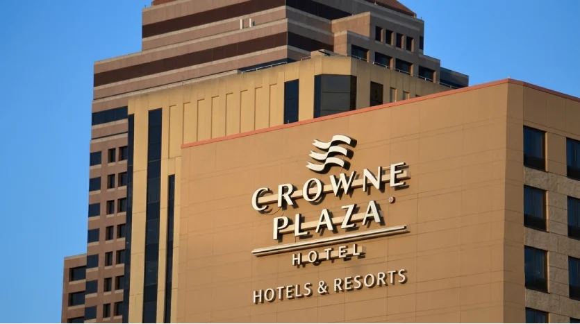 Crowne Plaza — كراون بلازا